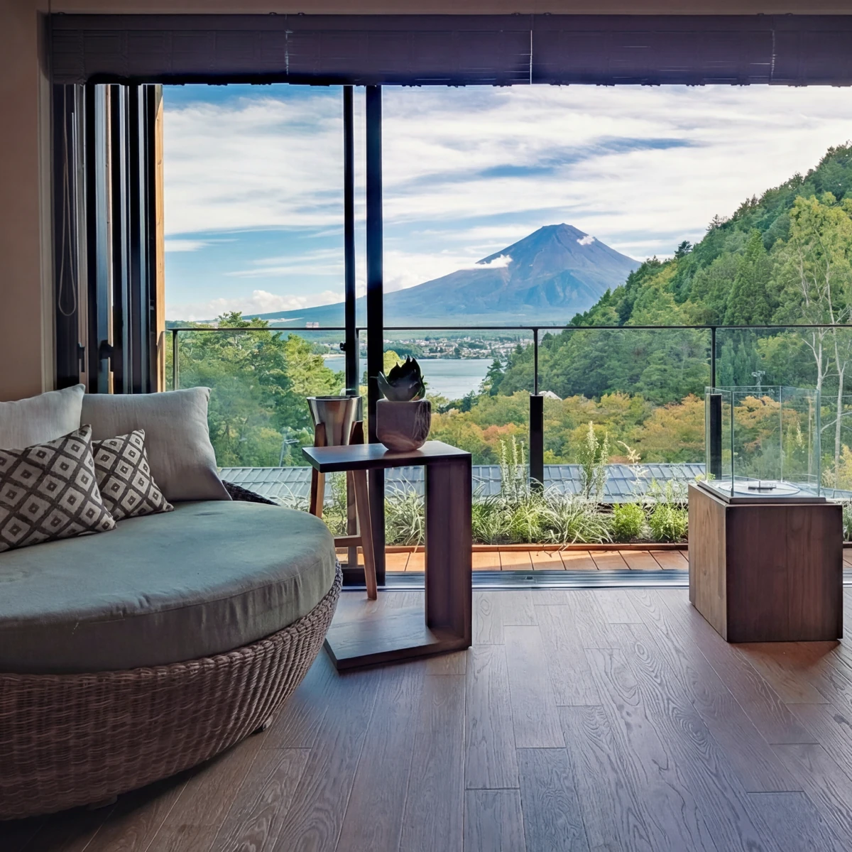 SMALL LUXURY RESORT — ふふ 河口湖